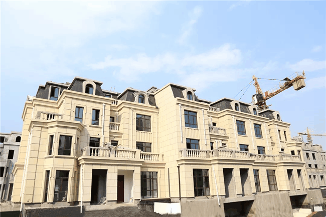 林州柒号院9月工程进度洋房1楼外墙保温已完成正在做外墙装饰