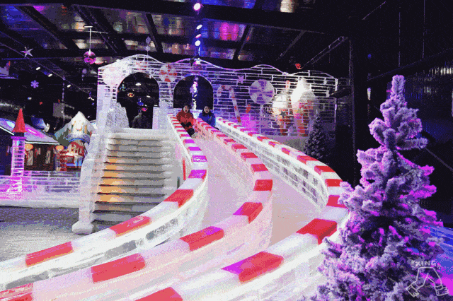 植物大战僵尸集体出动,逼真的冰雕造型 让你一秒从现实穿越到游戏准备